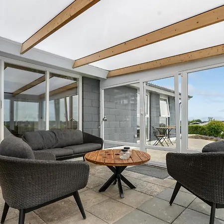 בית נופש 2 Bedroom Lovely In