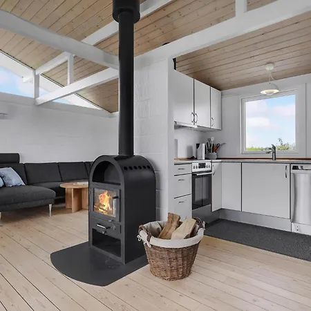 2 Bedroom Lovely In