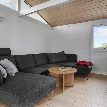 2 Bedroom Lovely In *