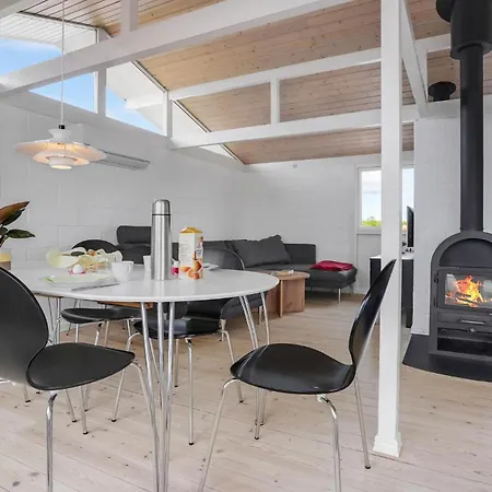 2 Bedroom Lovely In Casa de Férias *