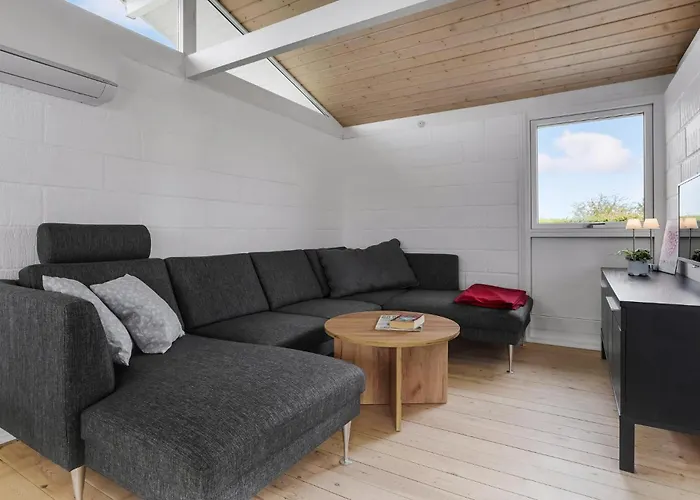 2 Bedroom Lovely In *